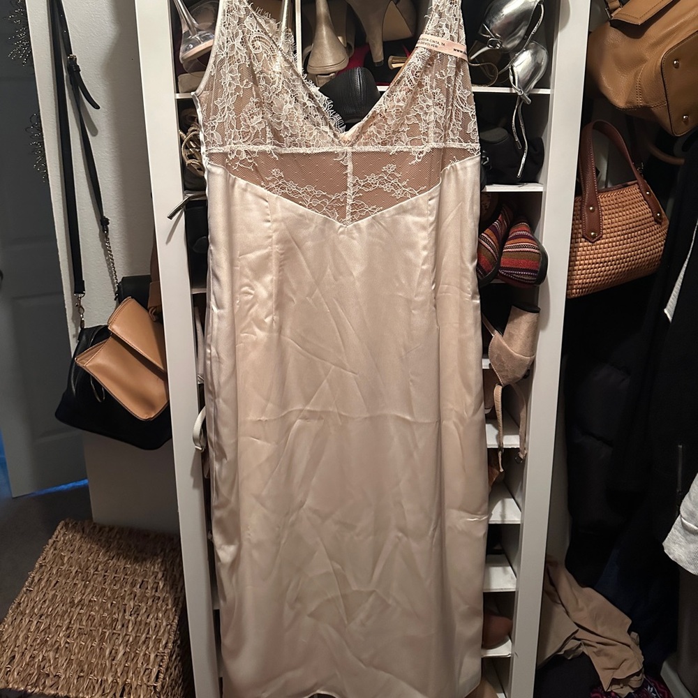Oh Polly! Cadenza ivory satin midi dress with lace panel - Picture 10 of 15